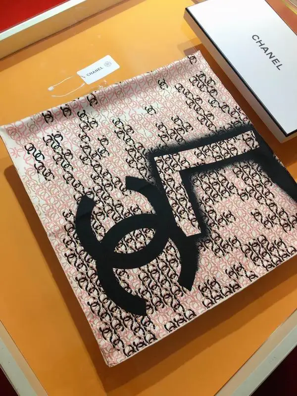 Chanel silk scarf 90X90cm E16 (14)